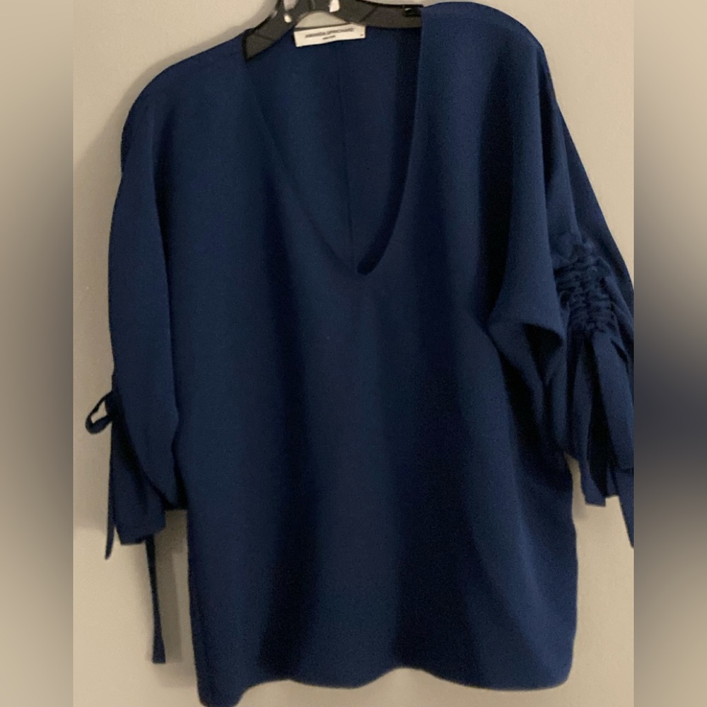 Amanda Uprichard dolman sleeve V neck top❤️🥰